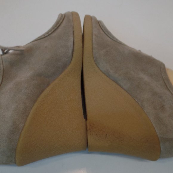 Michael Kors Tan Suede Wedge Lace Up Shoe Rubber Sole Sz 9 - Picture 12 of 12